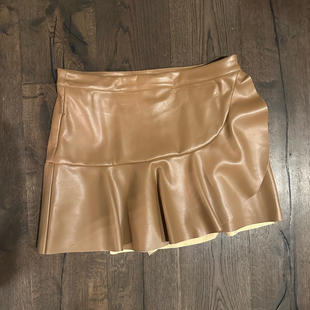 Faux leather skort